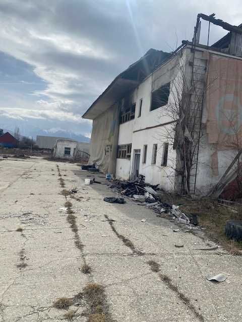 Vând proprietate imobiliară 44.844 mp teren intravilan și construcții
