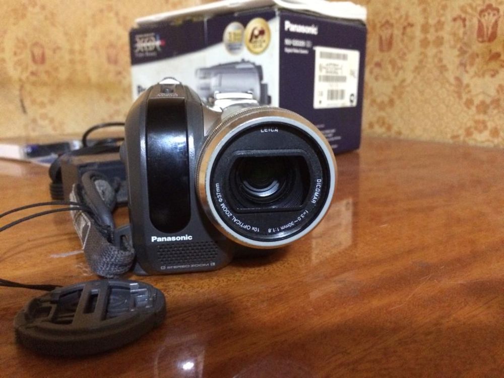 Продам цифровую видеокамеру Panasonic NV-GS 328