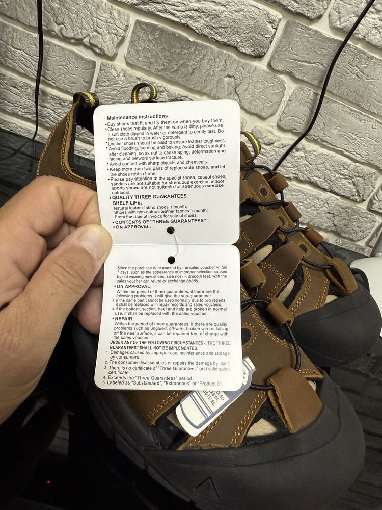 Кожаные сандали Keen