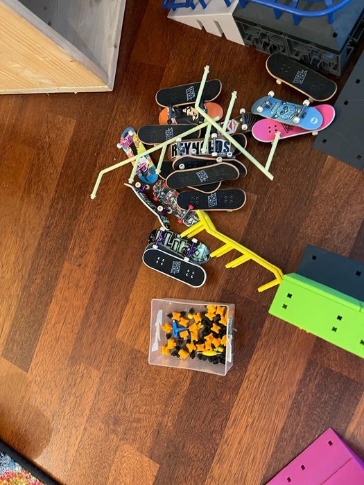 Piste teck deck , skateboars, set sah