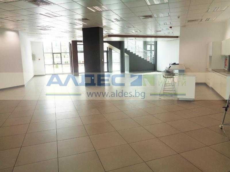 Дава се под наем Магазин в София, Младост 4 - 398 кв.м за 4776 € - Снимка #13