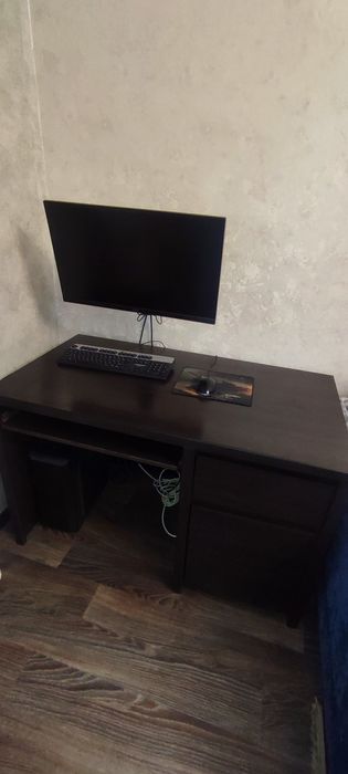 Продам комьютерный, письменный стол
