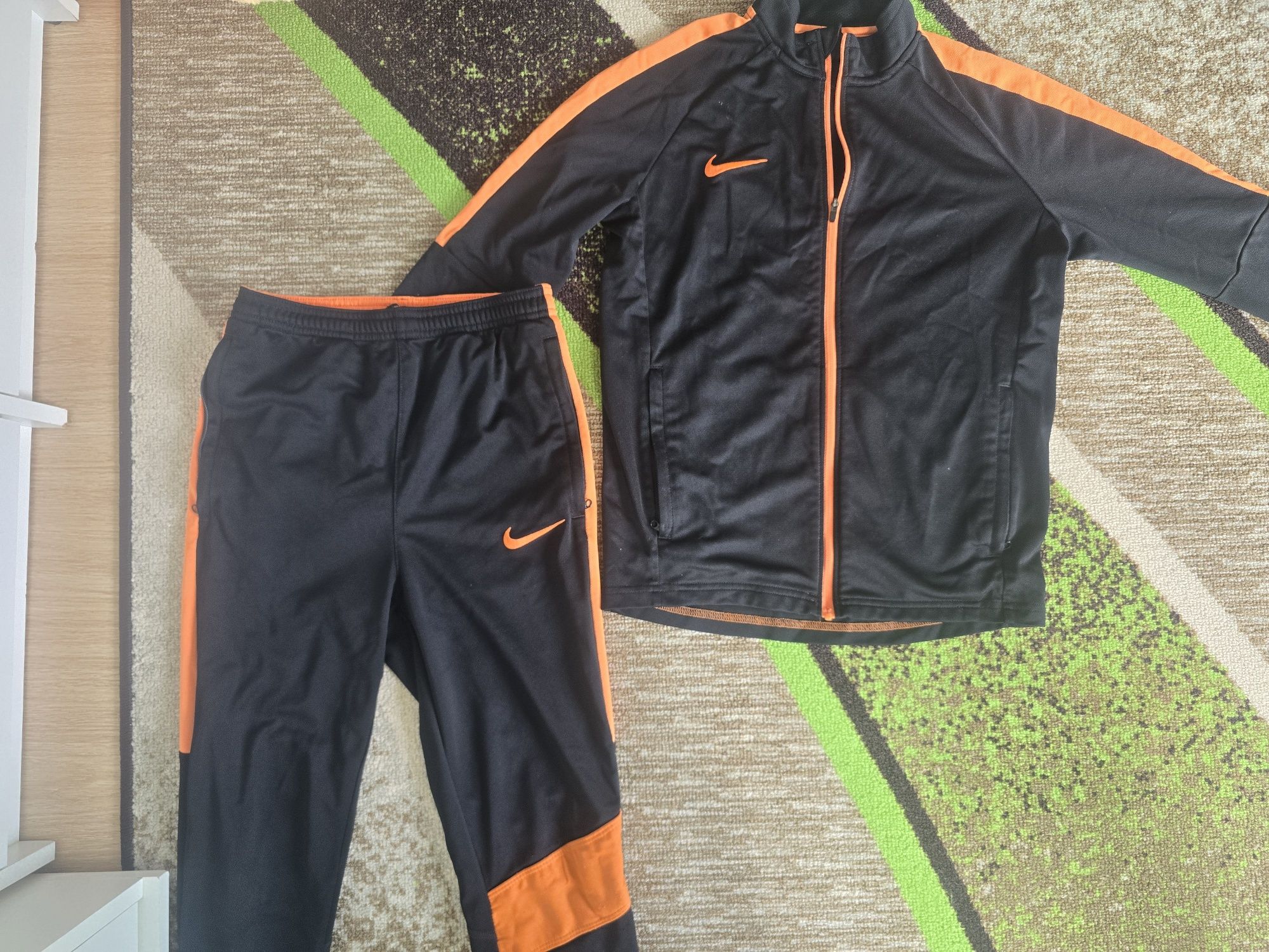 Анцунг Nike р-р 146- 152