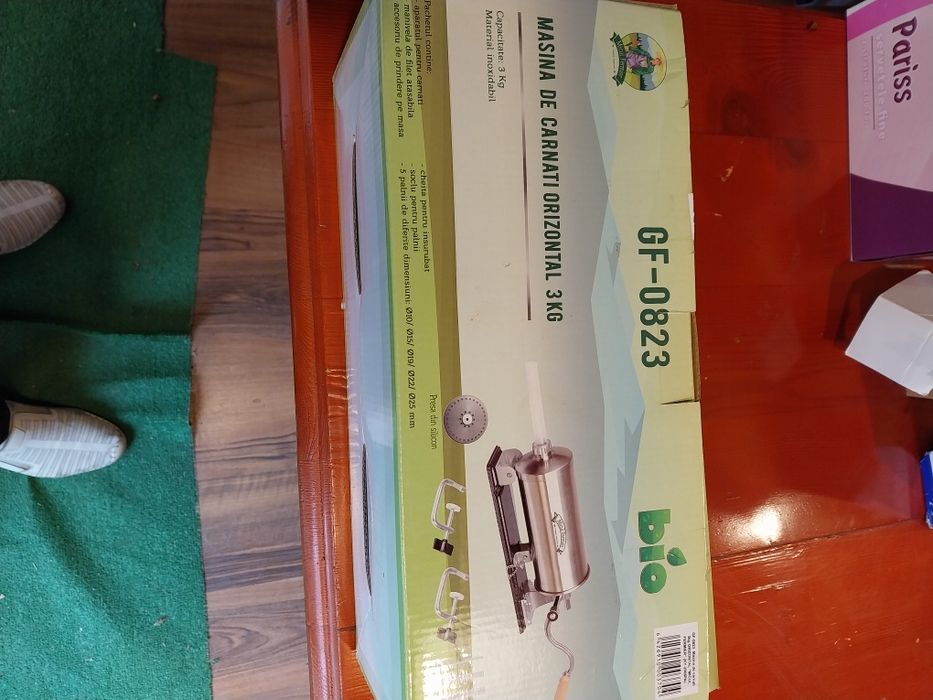 Dispozitiv de făcut cârnați