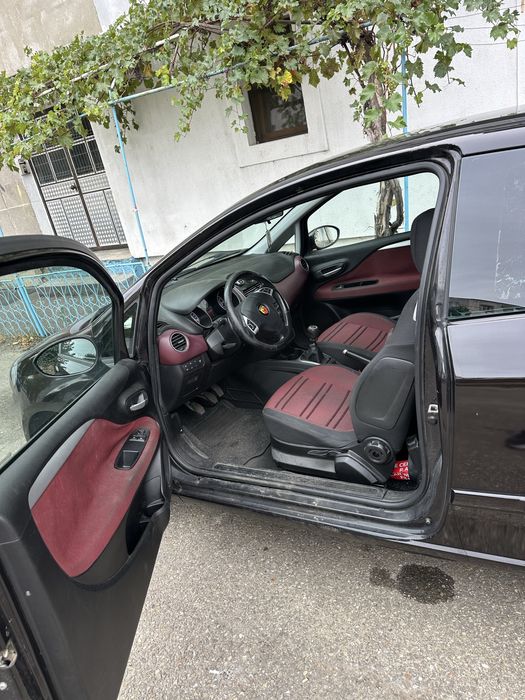 Vand  sau schimb cu golf 4