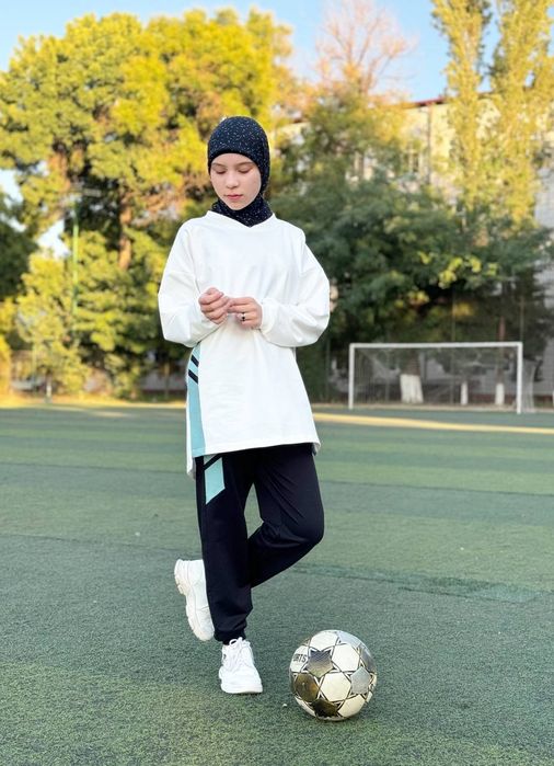 Sport kiyimi. Romoldagi qizlar uchun.
