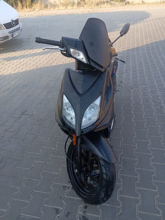 Vând scuter kimko 49cc
