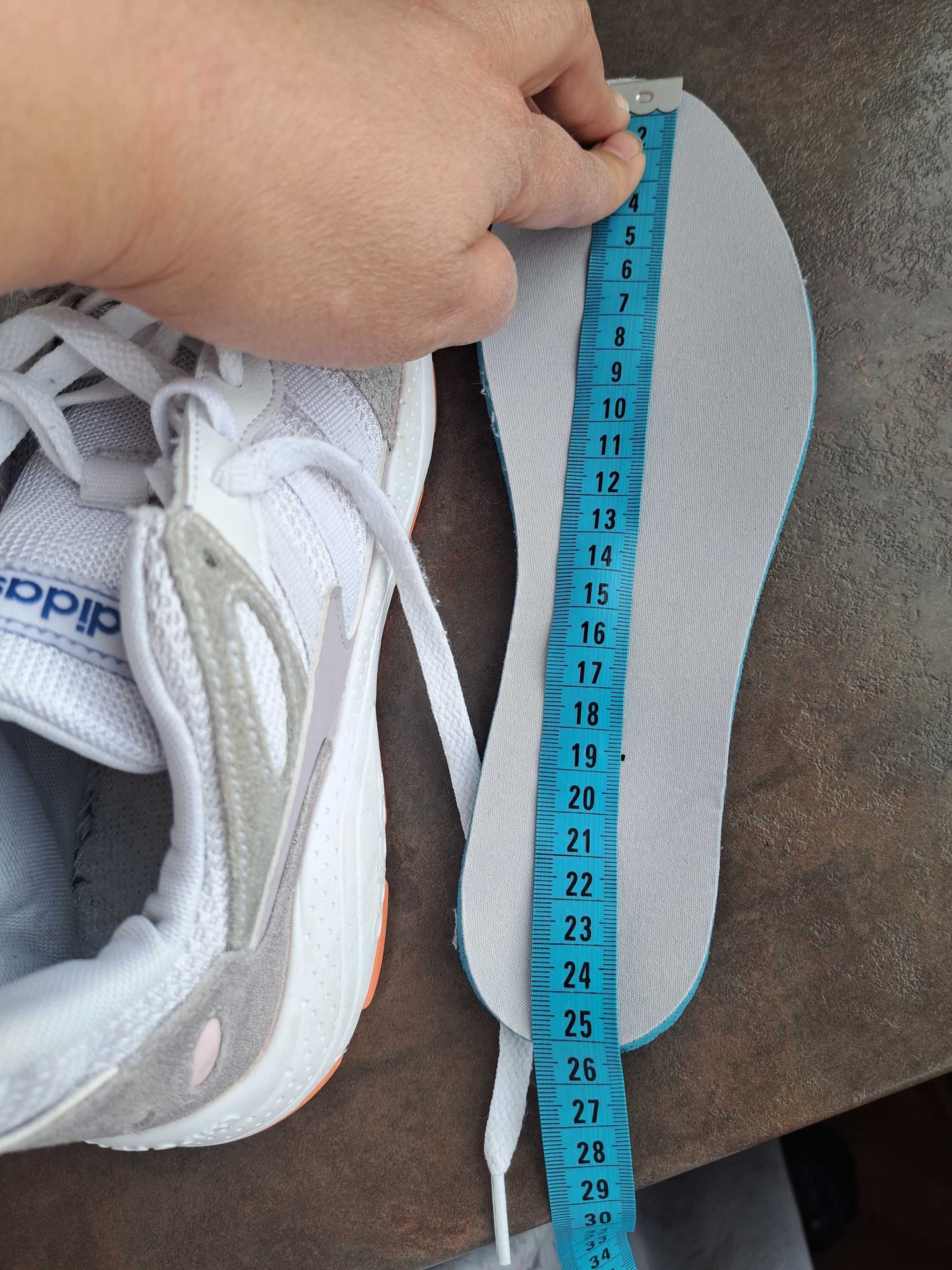 дамски маратонки,спортни обувки,кецове,Adidas,39,5,адидас