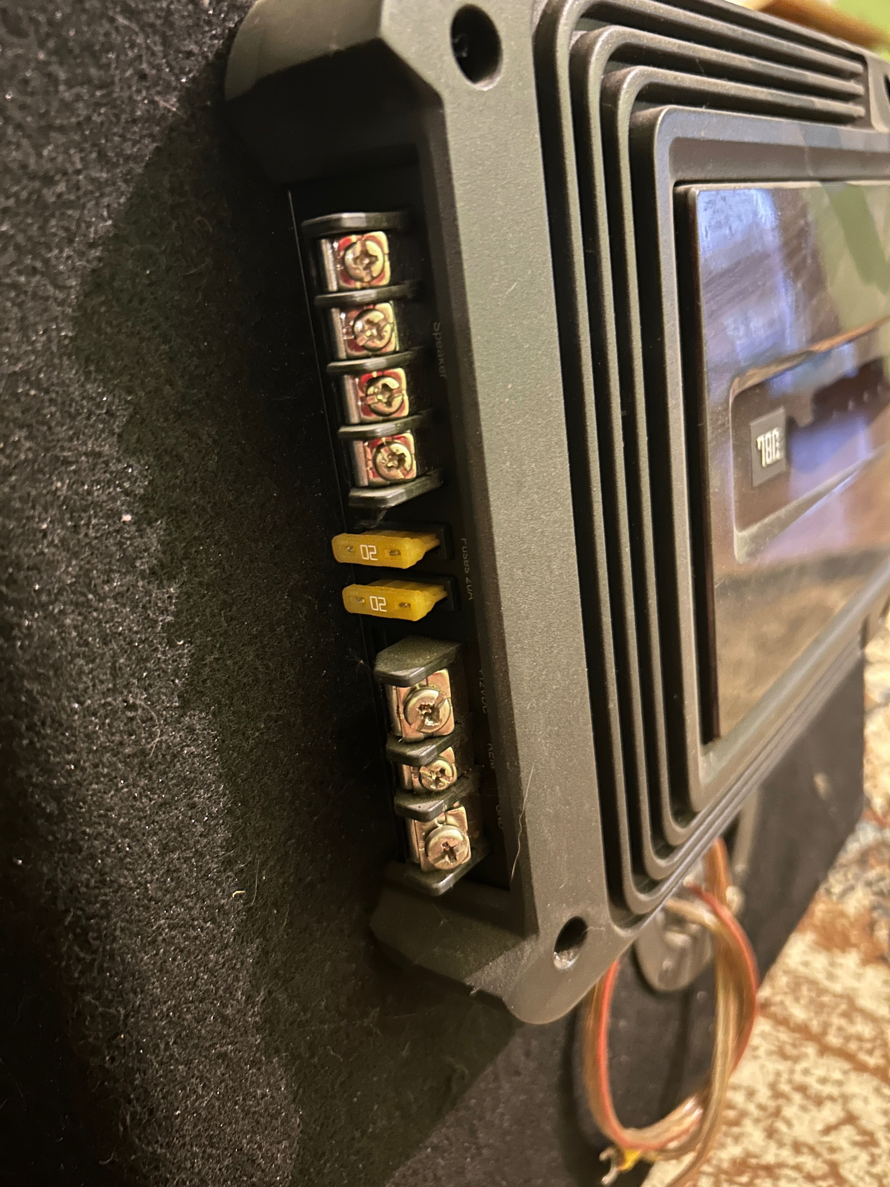 Subwoofer auto plus stație