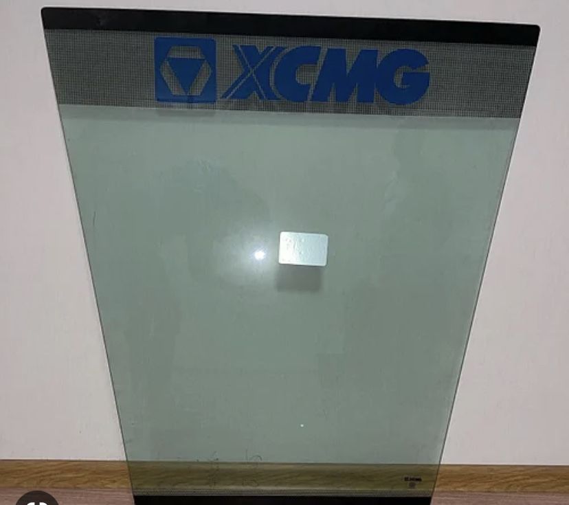 Стекло  лобовое от погрузчика XCMG ZL50G, 2007 года выпуска