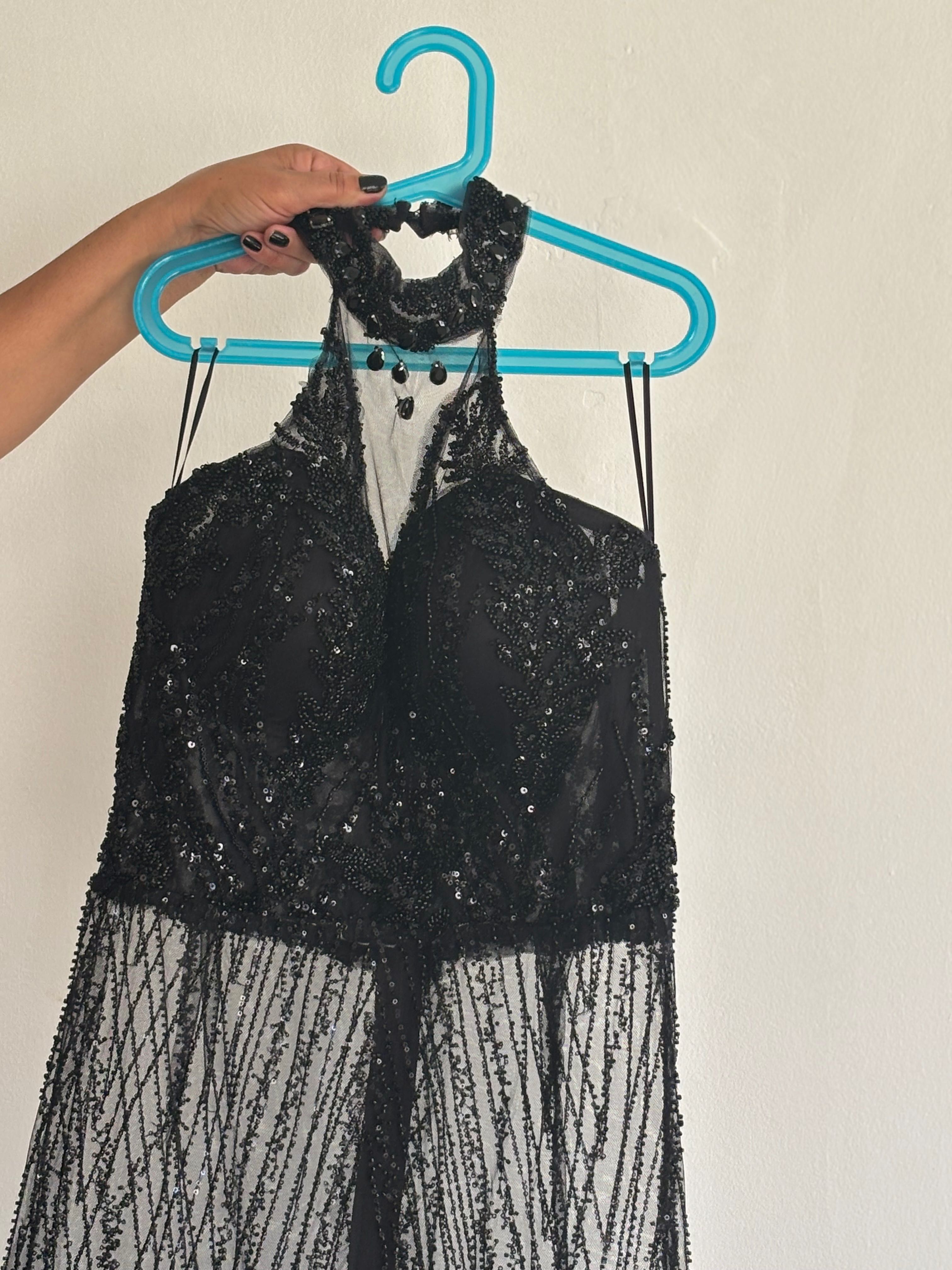 Rochie de nașa din dantelă cu pietre și paiete cusută manual