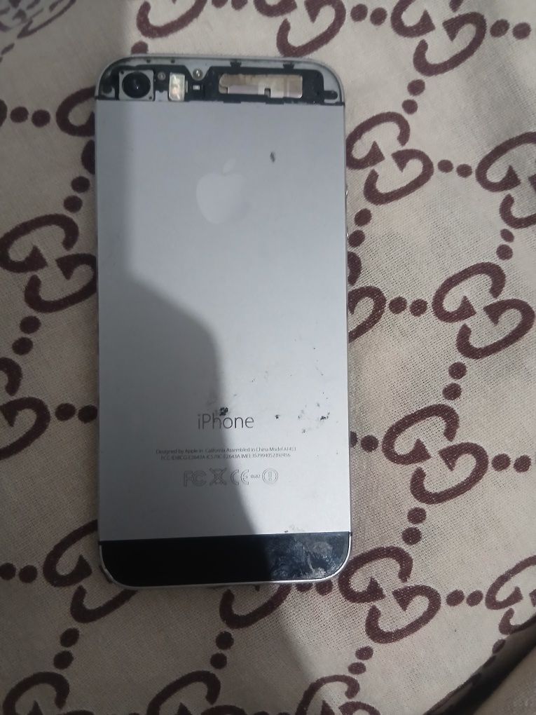 IPhone 5 на запчасти срочно продаётся