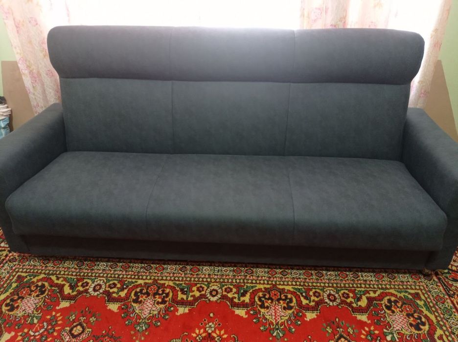 Продаю диван двух спальное