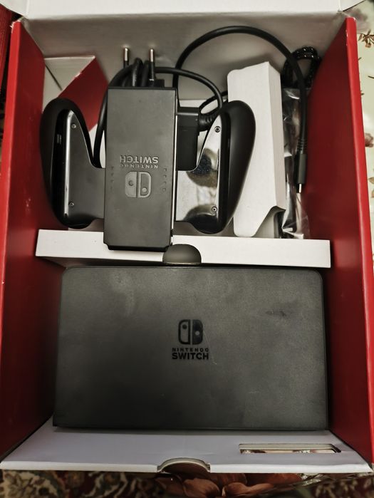 Nintendo Switch OLED+256gb карта-Като Нов