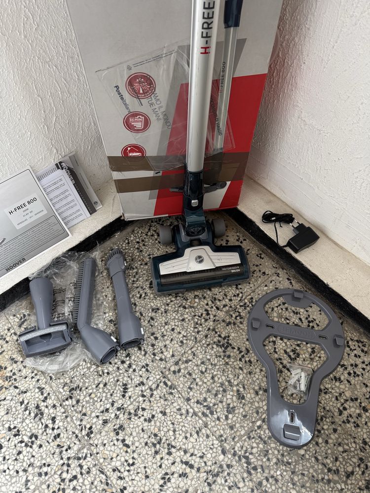 Вертикална Безжична Прахосмукачка Hoover H-Free 800, 22V, 12000PA!