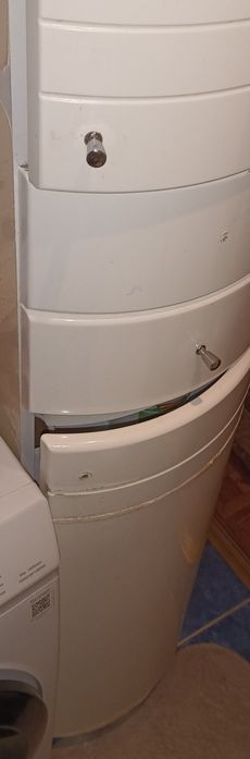 Срочно продам комплект шкафов АКВАТОН (2 шкафа) в ванную комнату