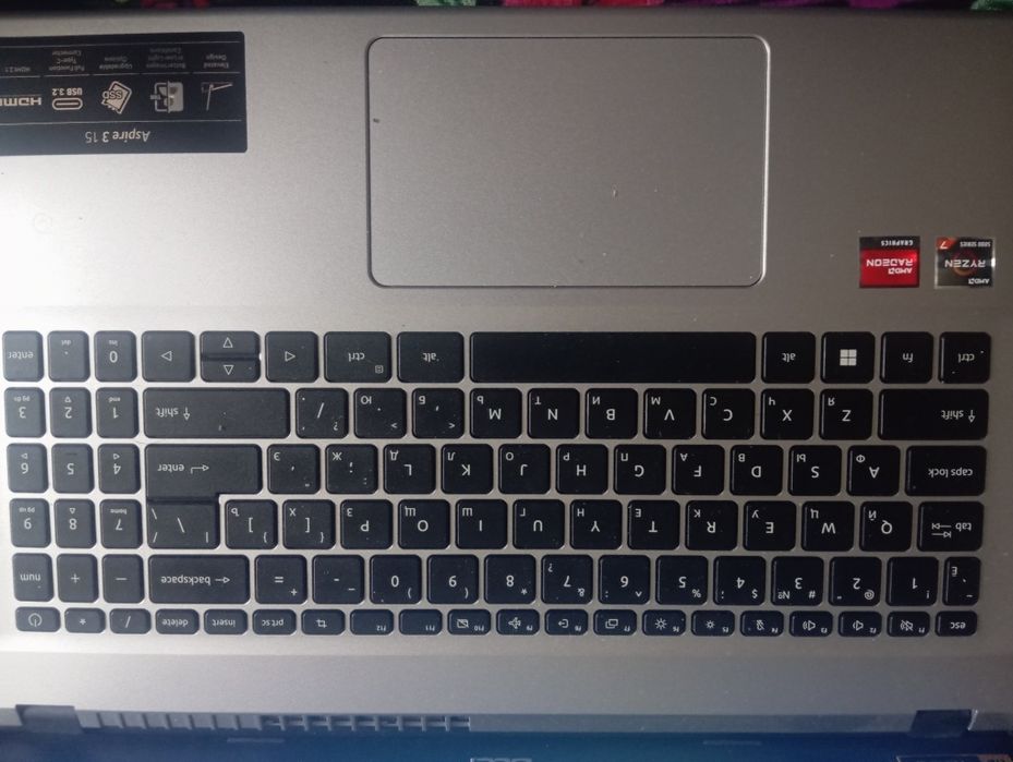 Notebook acer yab yangi