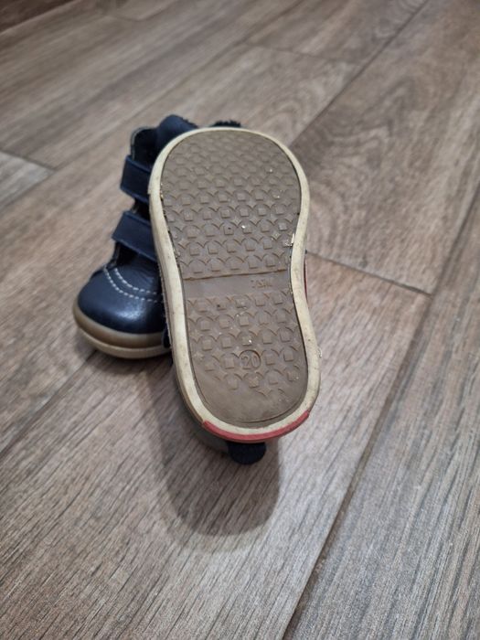 Vând papucei de iarnă din piele naturală, nr. 20