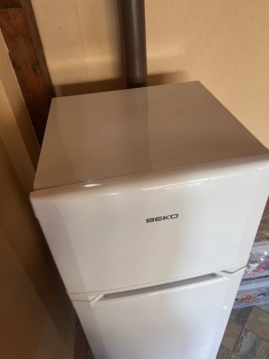 Frigider Beko cu 2 usi , 228 l , 145cm, alb