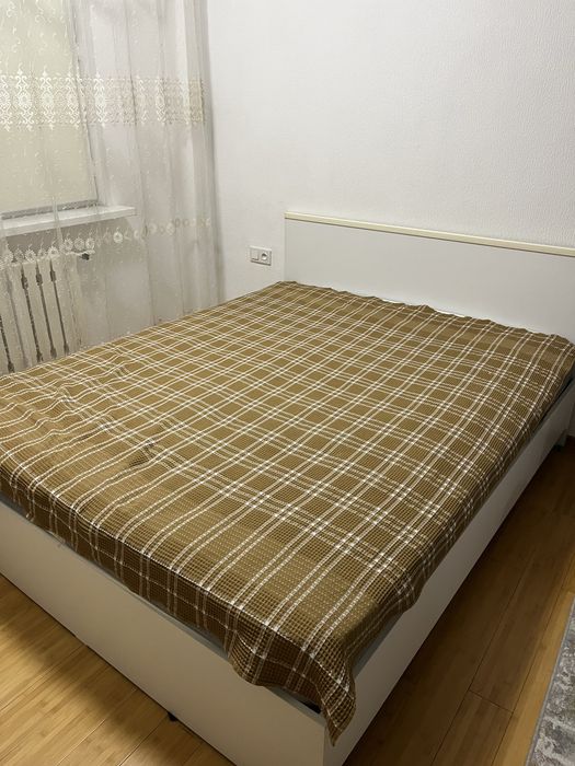 Кровать в хорошем состояний