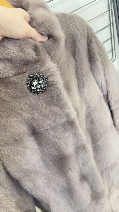 Норковая шуба продается