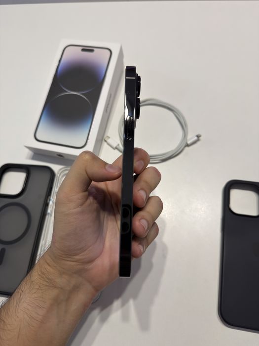 iPhone 14 pro max 256gb space black battery health 100% + 3 huse