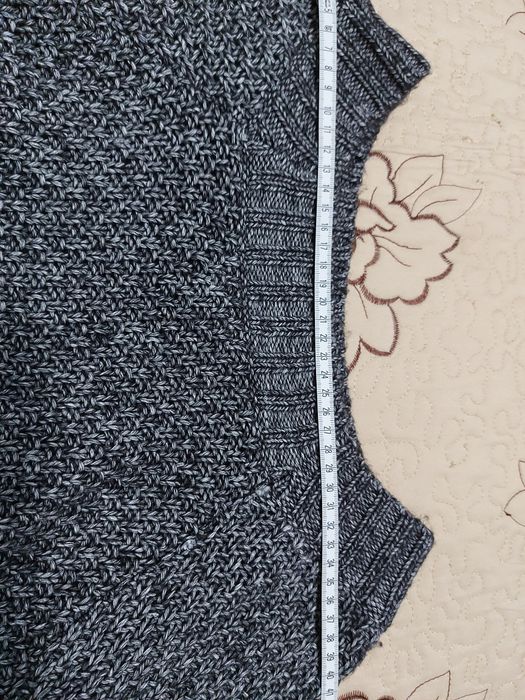 Pulover subtire Chaps, culoare negru/alb, model picatele (M)