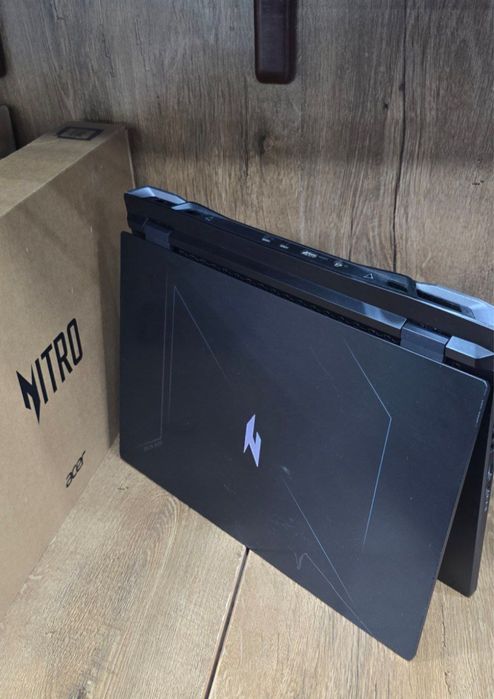 Acer Nitro 17 i7-13700H