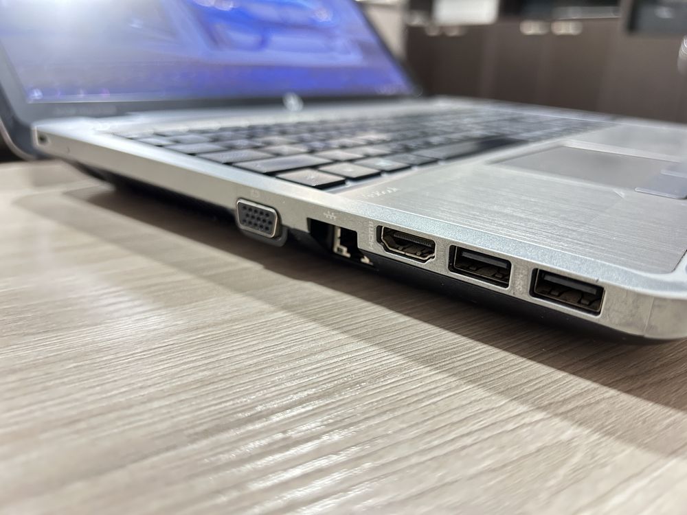Ноутбук Hp i3 в идеальном состояний