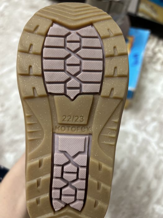 Продам обувь зимнюю для девочки