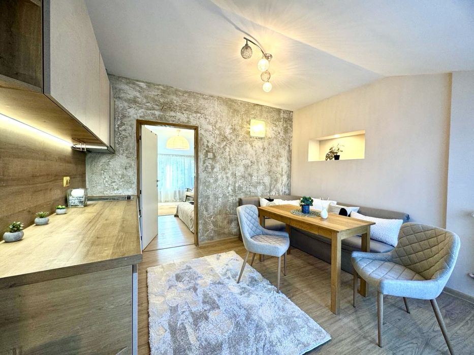 Три стаен Мансарден апартамент-кв. Оборище