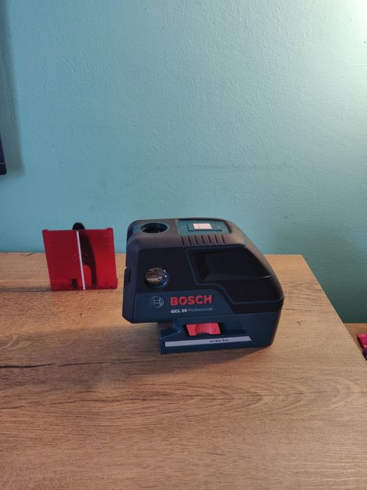 Nivela laser Bosch GCL 25 – stare impecabilă,