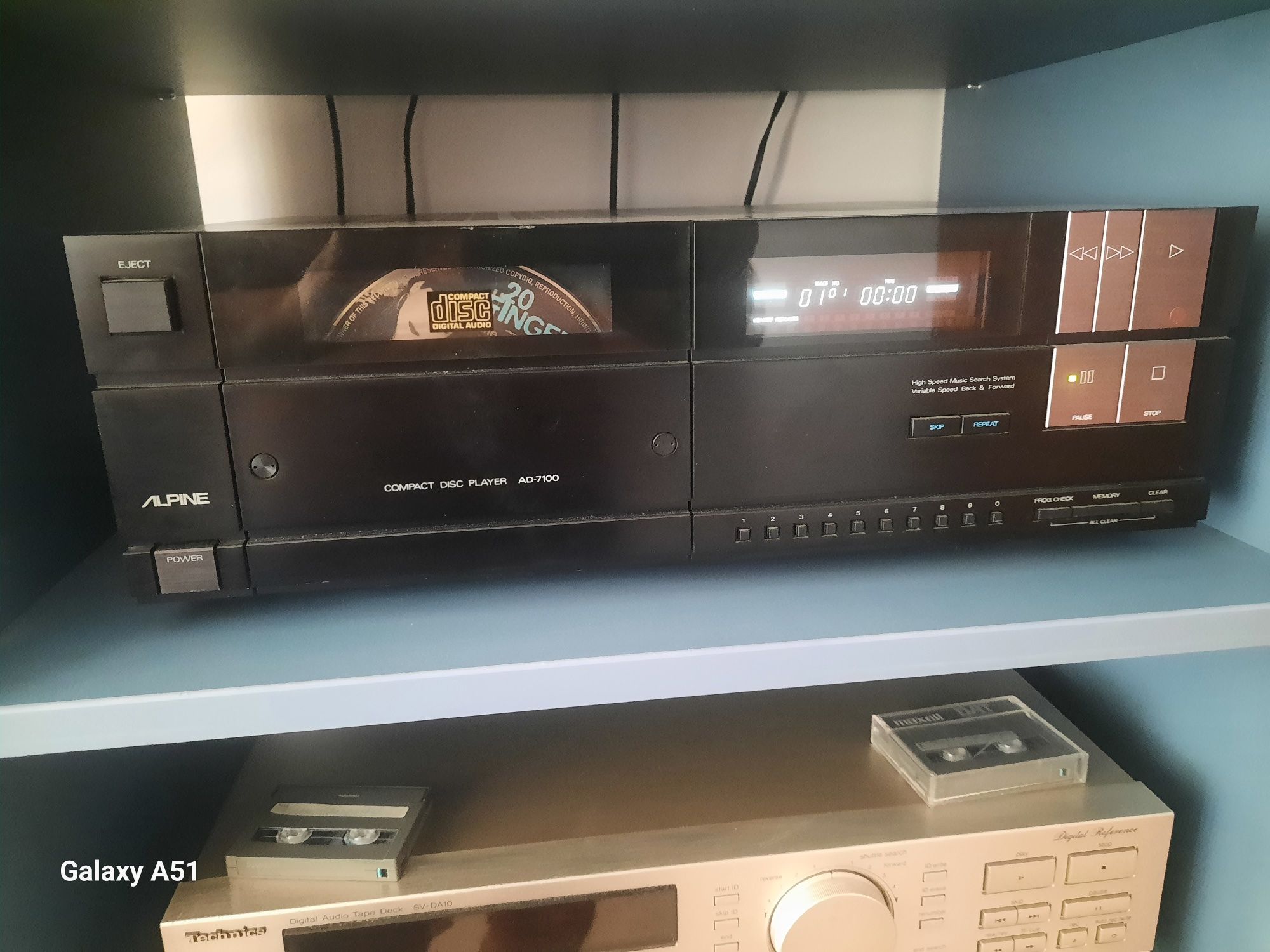 Alpine  CD  disc player   AD  7100