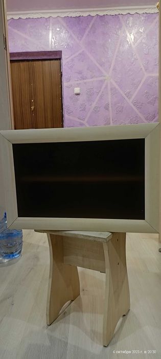 Тумбочка на стену на кухню