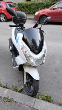 Închiriez scooter Honda pcx 125cc