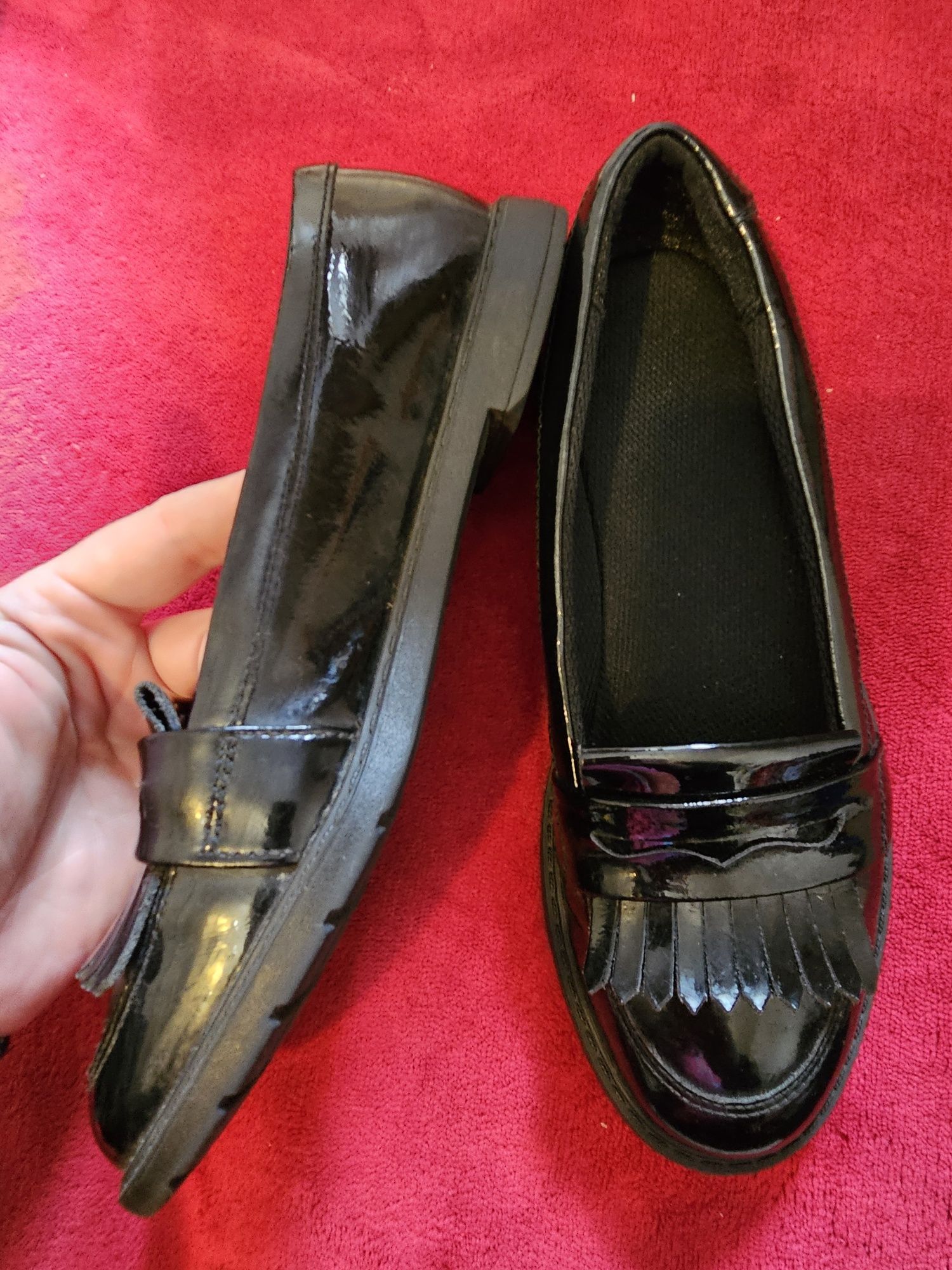 Vand pantofi fete Clarks, marimea 35 1/2