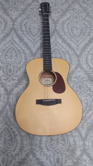 Продам хорошую гитару новая