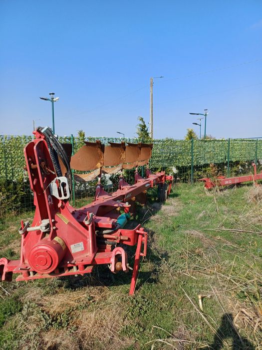 Plug Ovlac în stare impecabila, gata de brazdă