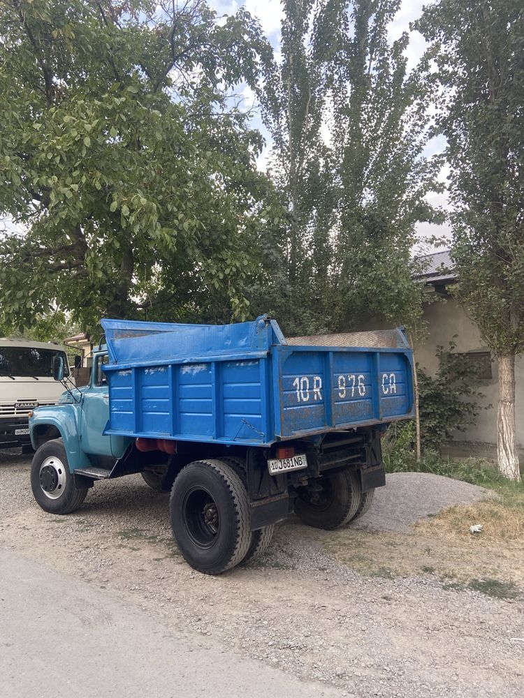 Pustoy mashina zil