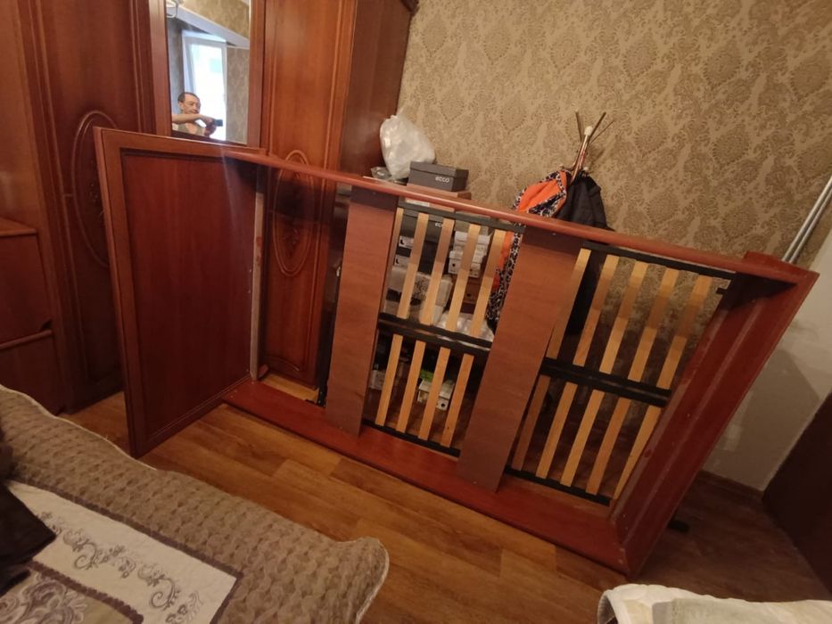 кровать односпальная с матрасом