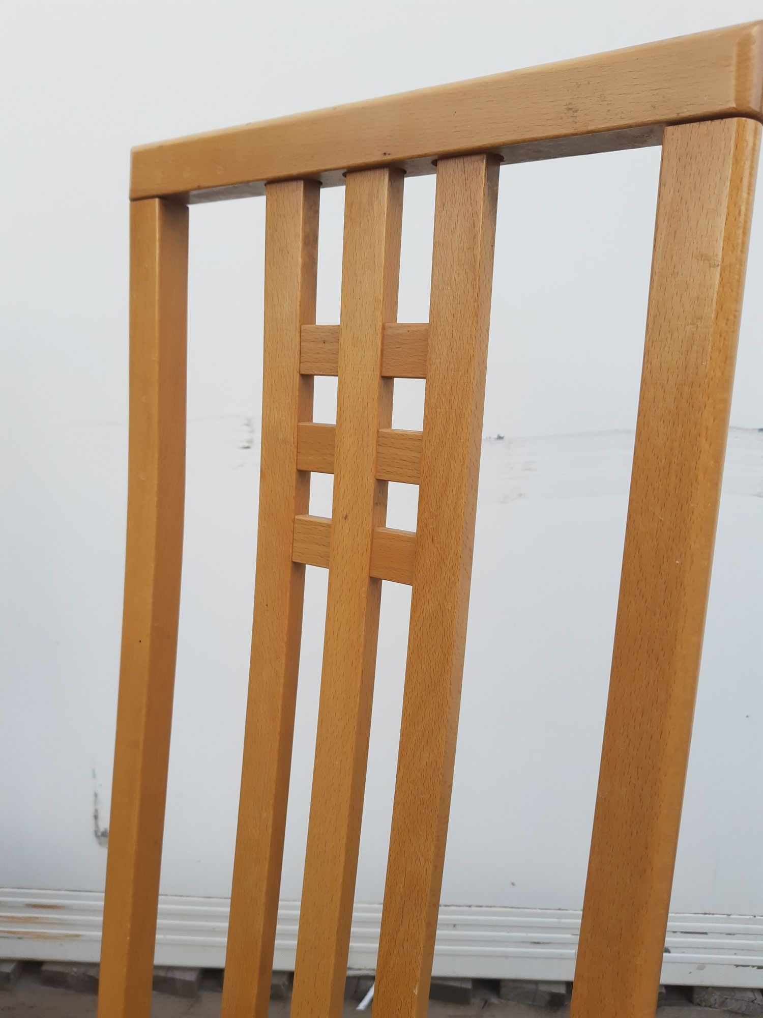 Ретро дървени трапезни столове с висока облегалка. Внос Холандия