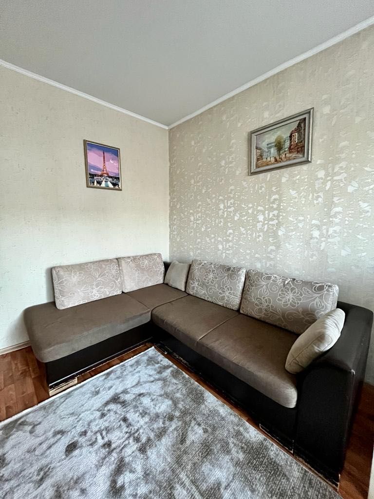 Продам б/у диван в нормальном состоянии