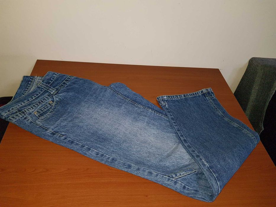 jeans bărbătești cu închidere nasturi metalici , mărimea 44