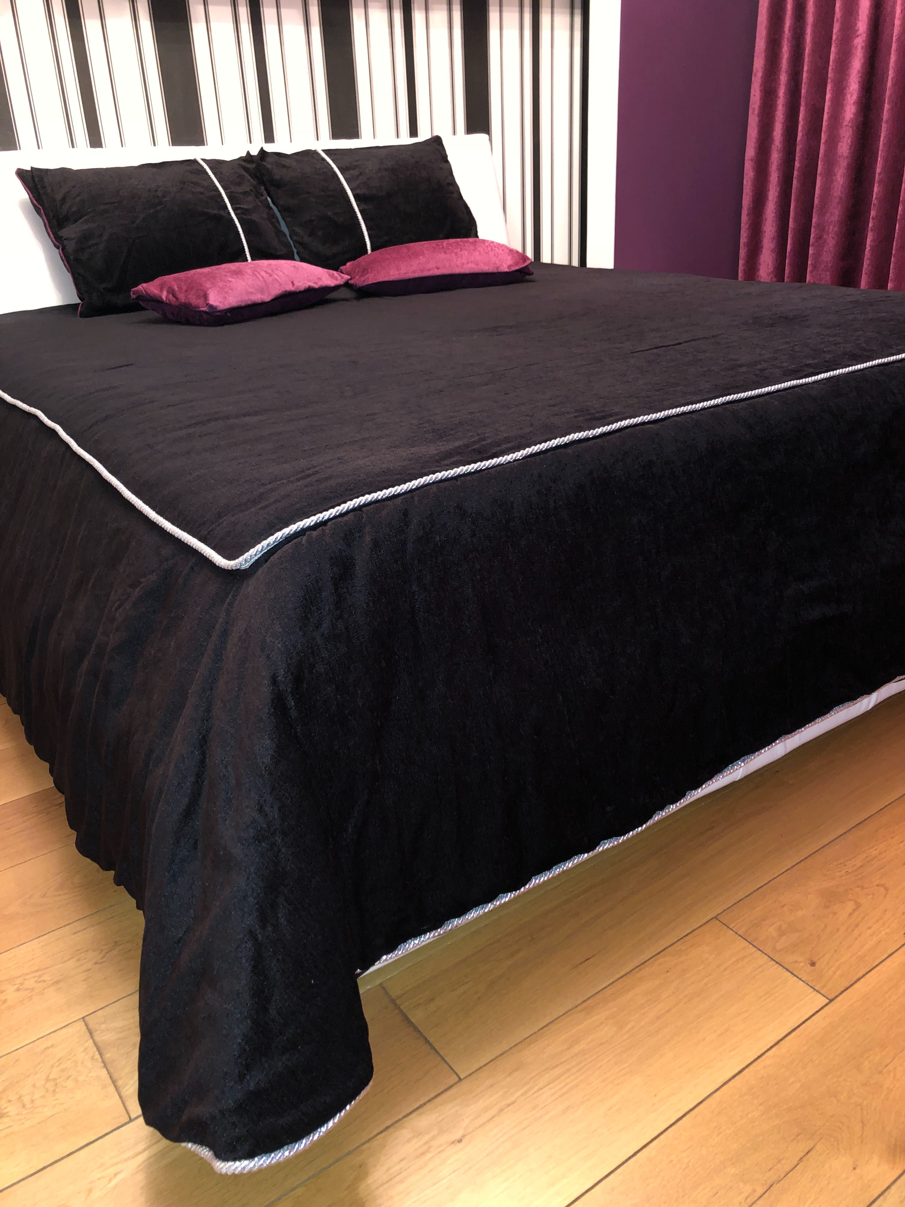 Луксозно  черно шалте за спалня