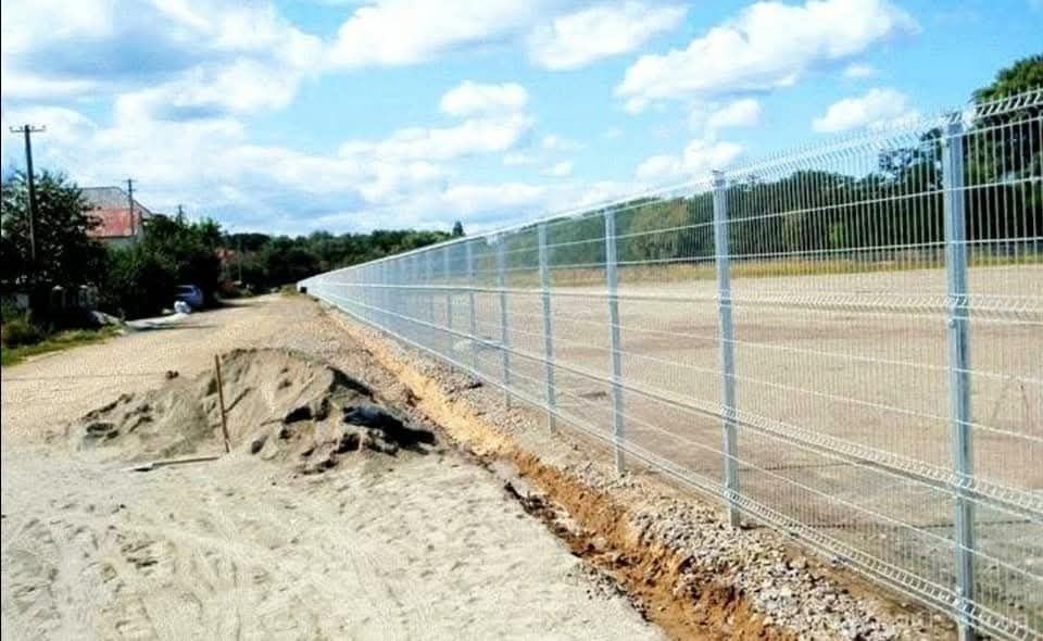 Vand și ecxecut garduri din plasa bordurata