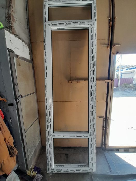 Рехау/ Rehau 5-камерн.пластиковая дверь и окно