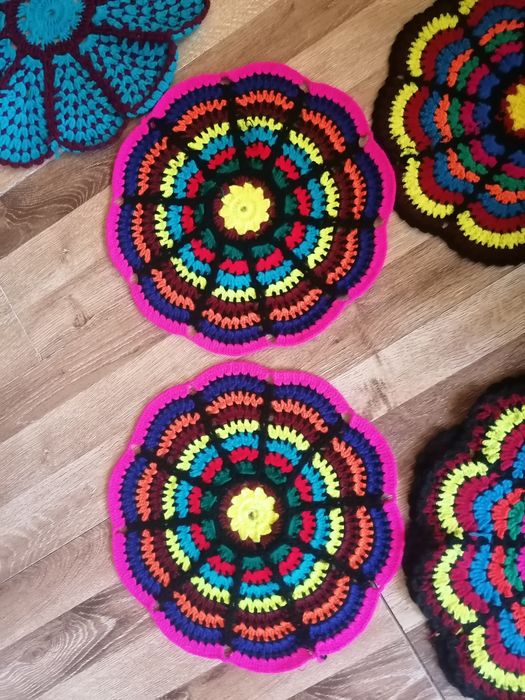 Столари за столове,ръчно тъкани и на кука, нови са