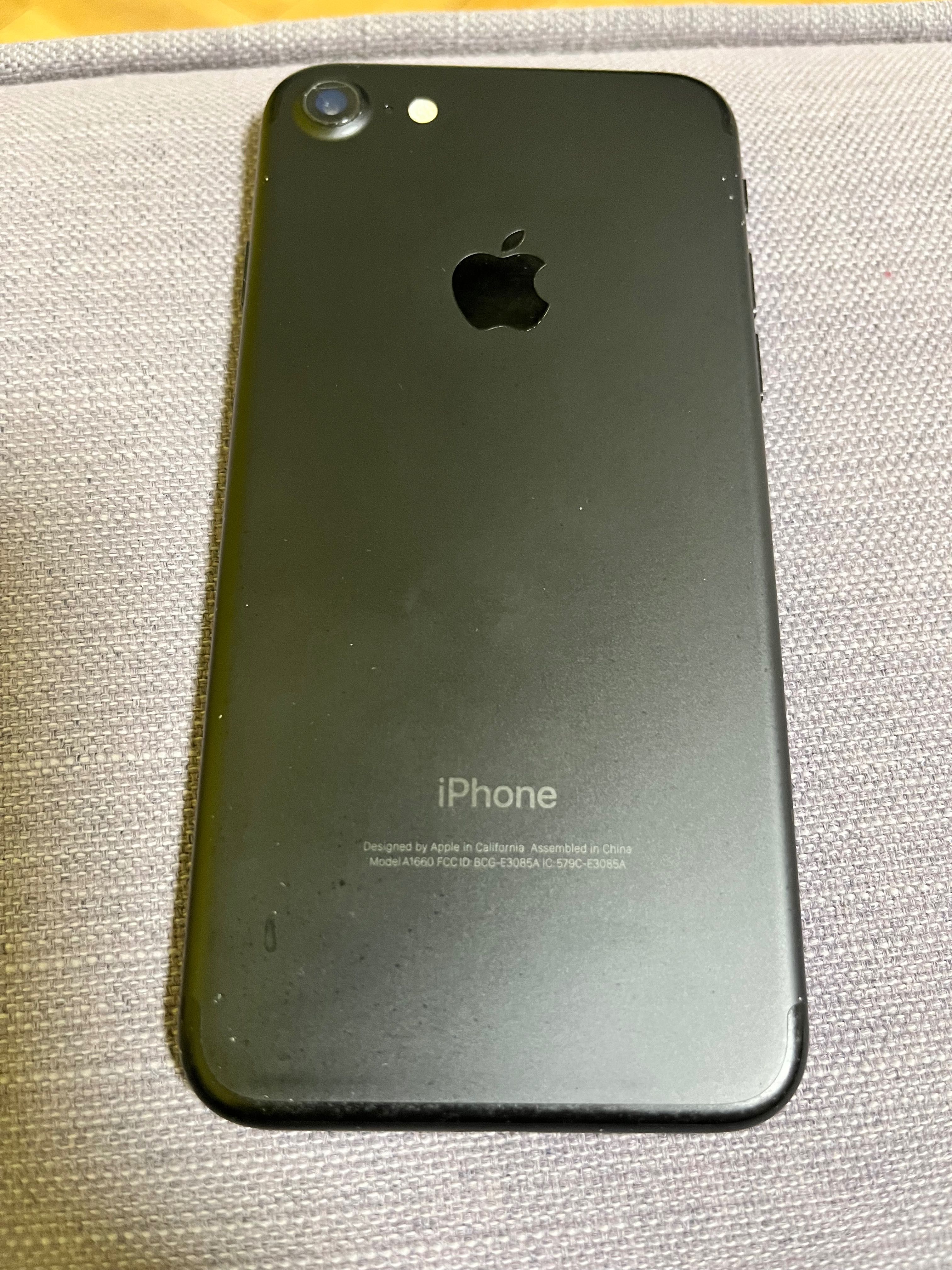 Iphone 7 32GB с кейсове