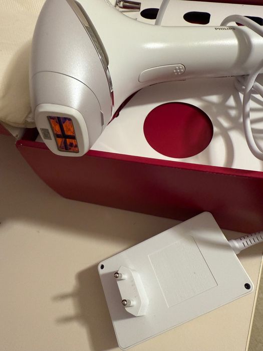 Epilator Philips IPL lumea pret initial 1600 ron