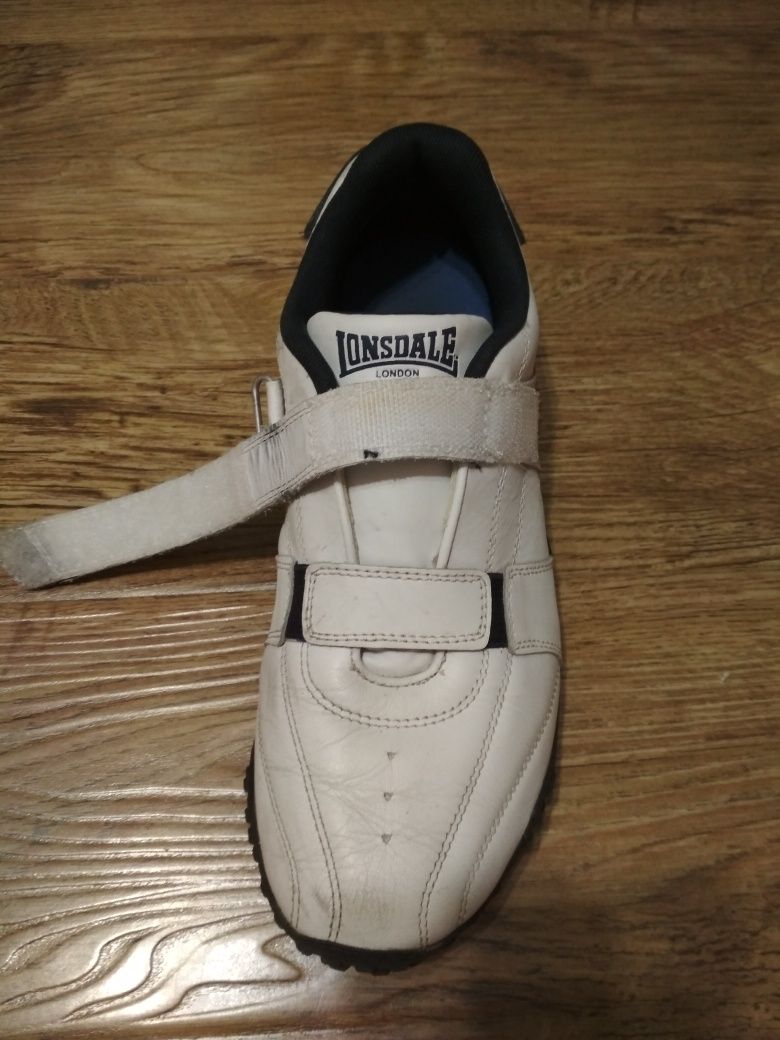 Фирменные спортивные кросовки Lonsdale
